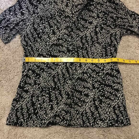 Outline Petite 90s Crepe Button Down Shirt - Picture 11 of 14